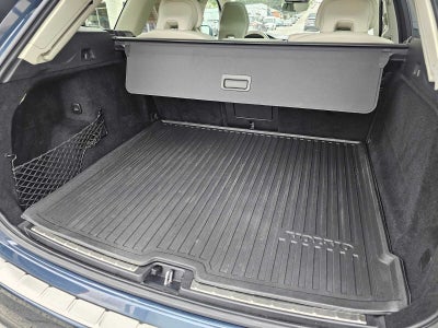 2023 Volvo XC60 Ultimate Bright Theme