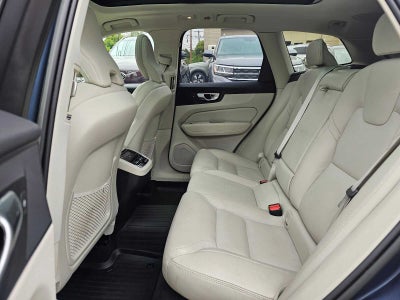 2023 Volvo XC60 Ultimate Bright Theme