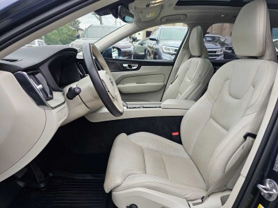 2023 Volvo XC60 Ultimate Bright Theme