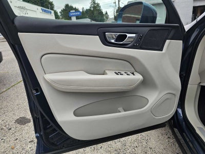 2023 Volvo XC60 Ultimate Bright Theme