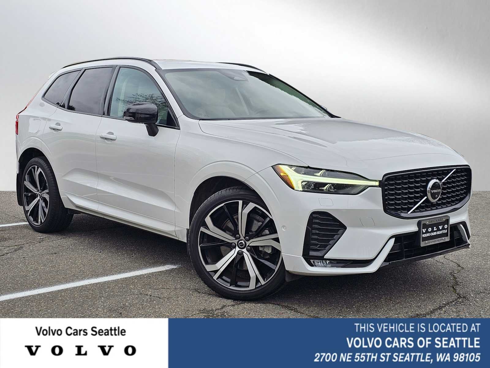 2023 Volvo XC60 Ultimate Dark Theme