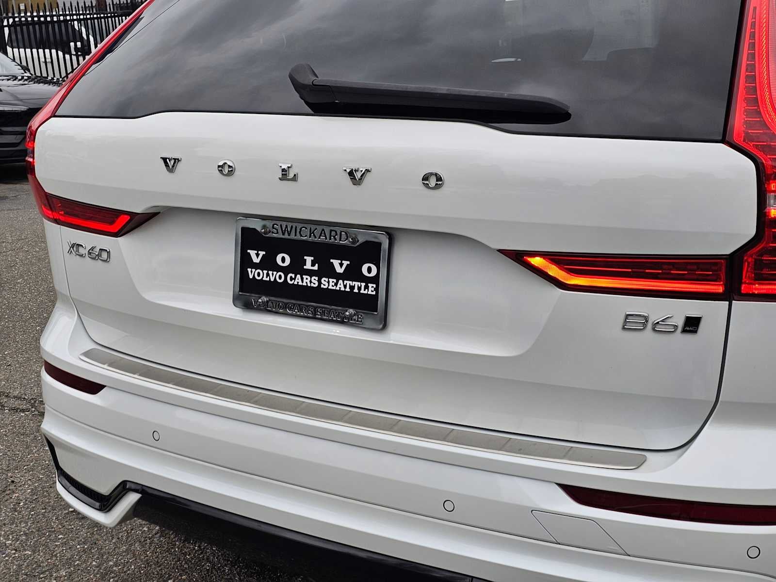 2023 Volvo XC60 Ultimate Dark Theme