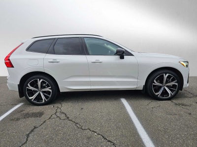 2023 Volvo XC60 Ultimate Dark Theme