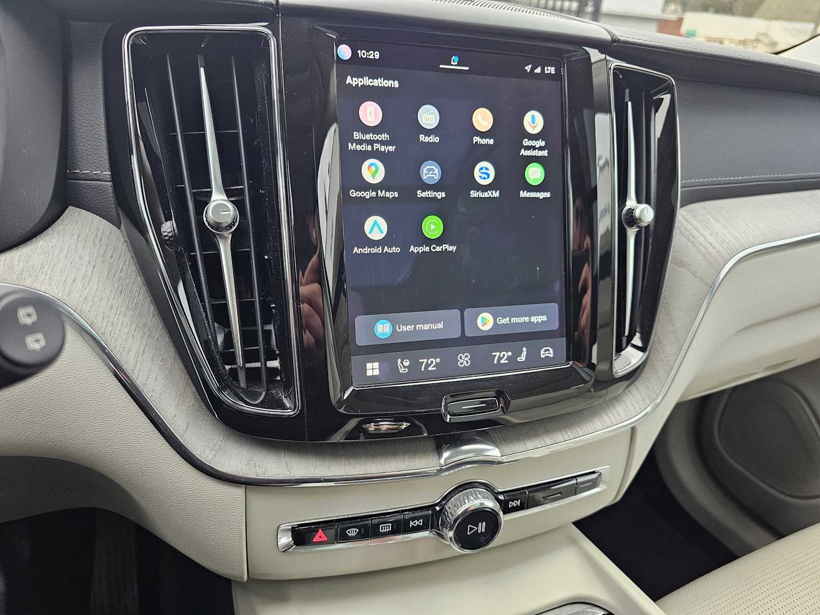 2023 Volvo XC60 Ultimate Dark Theme