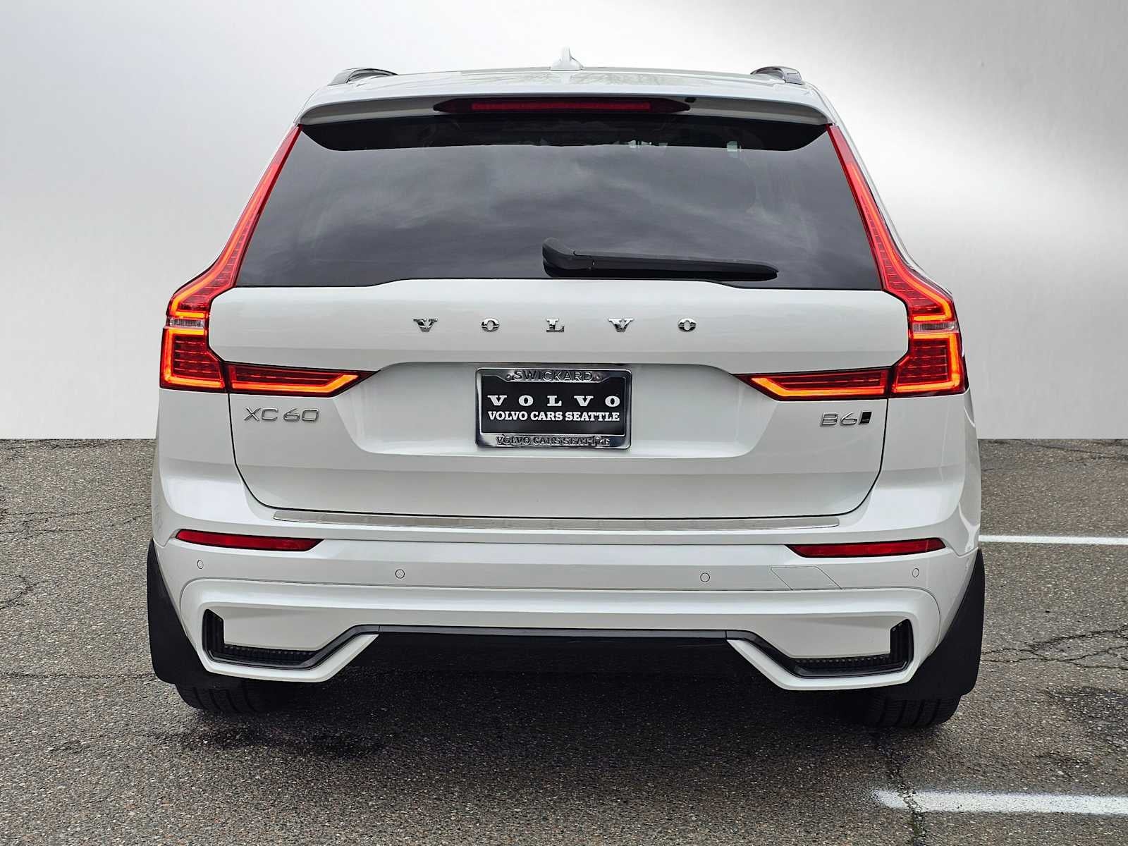 2023 Volvo XC60 Ultimate Dark Theme