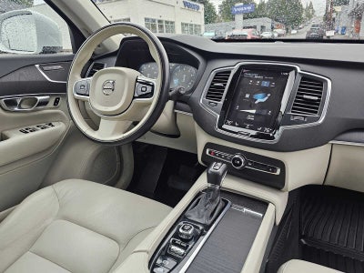 2020 Volvo XC90 Momentum