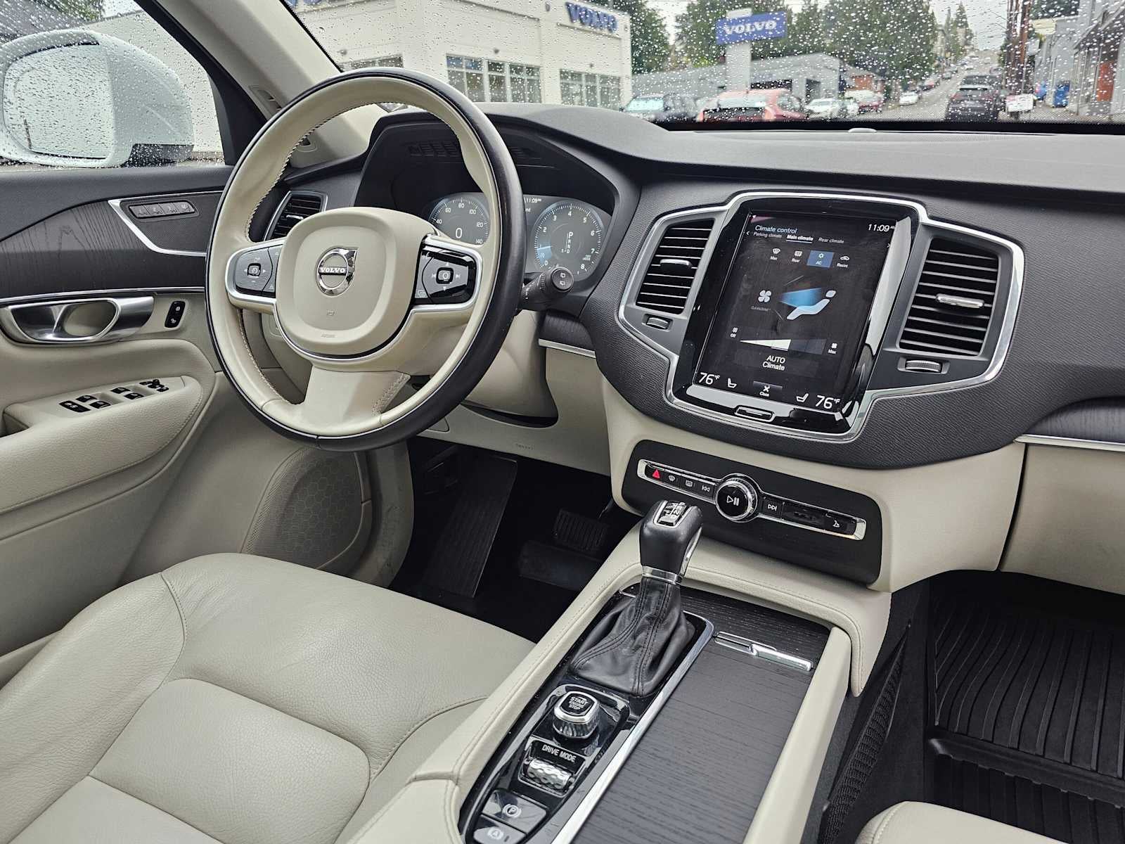 2020 Volvo XC90 Momentum
