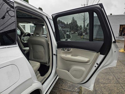 2020 Volvo XC90 Momentum