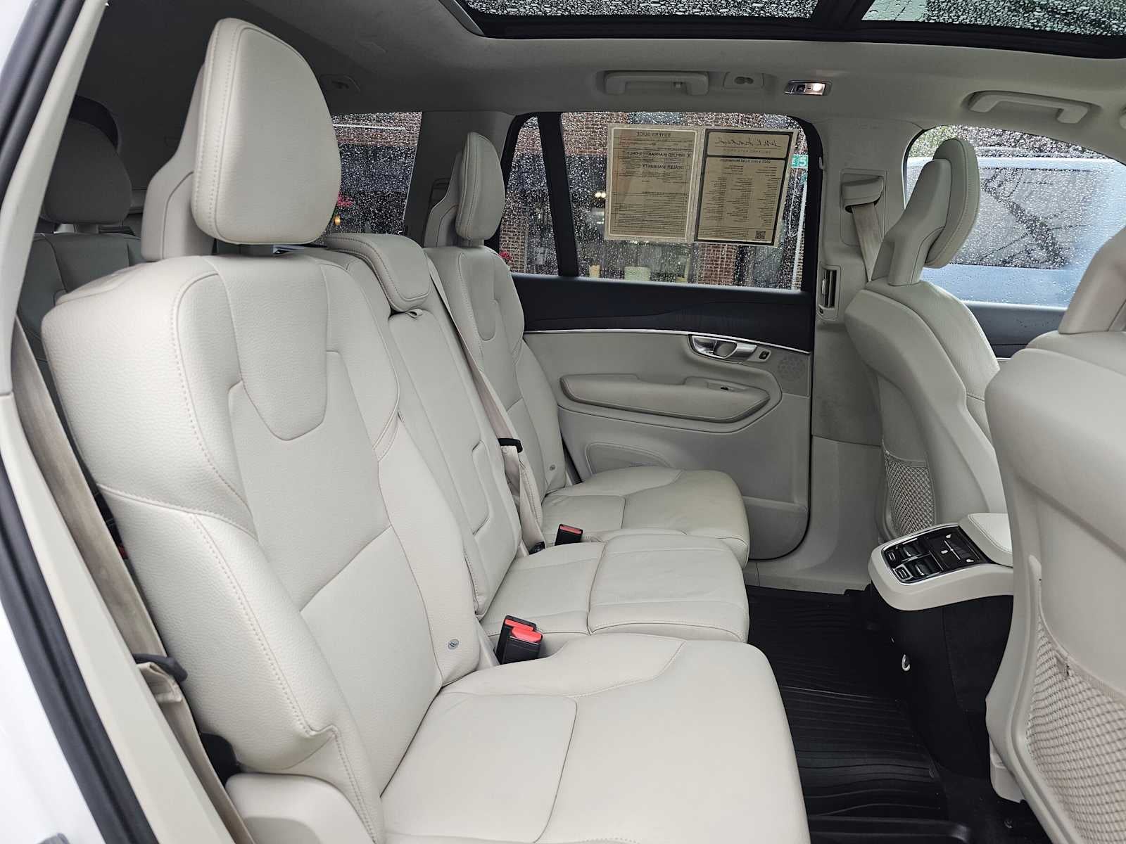 2020 Volvo XC90 Momentum