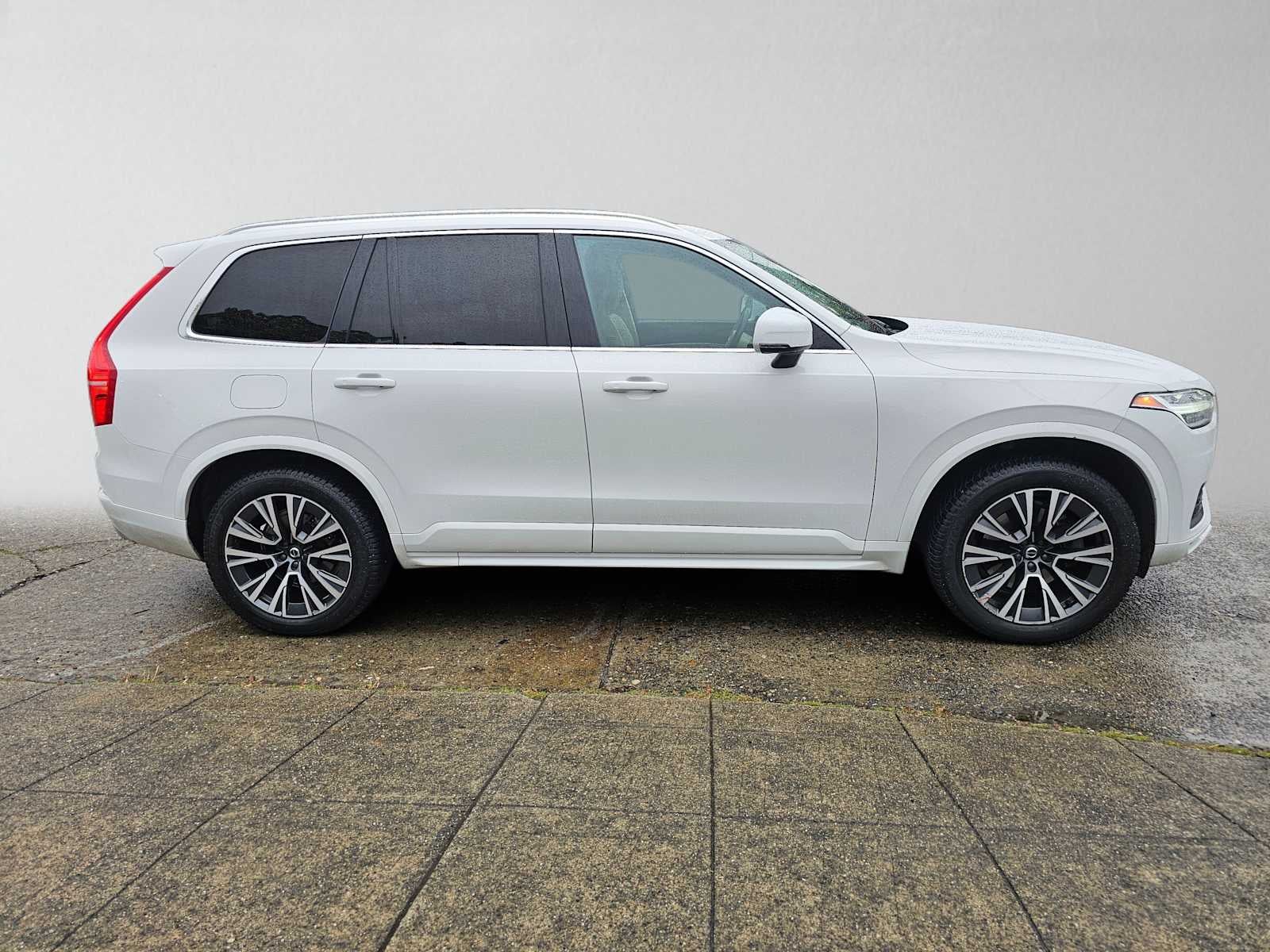 2020 Volvo XC90 Momentum