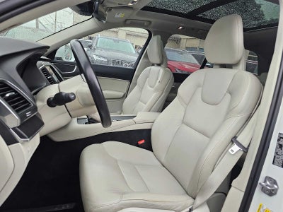 2020 Volvo XC90 Momentum