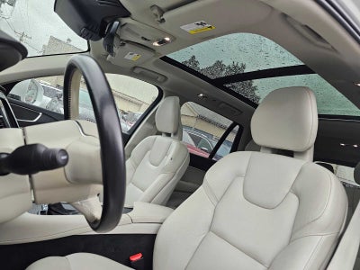 2020 Volvo XC90 Momentum