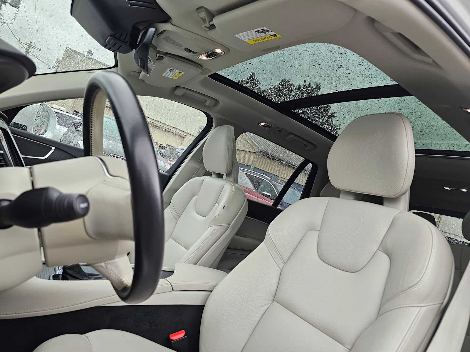 2020 Volvo XC90 Momentum
