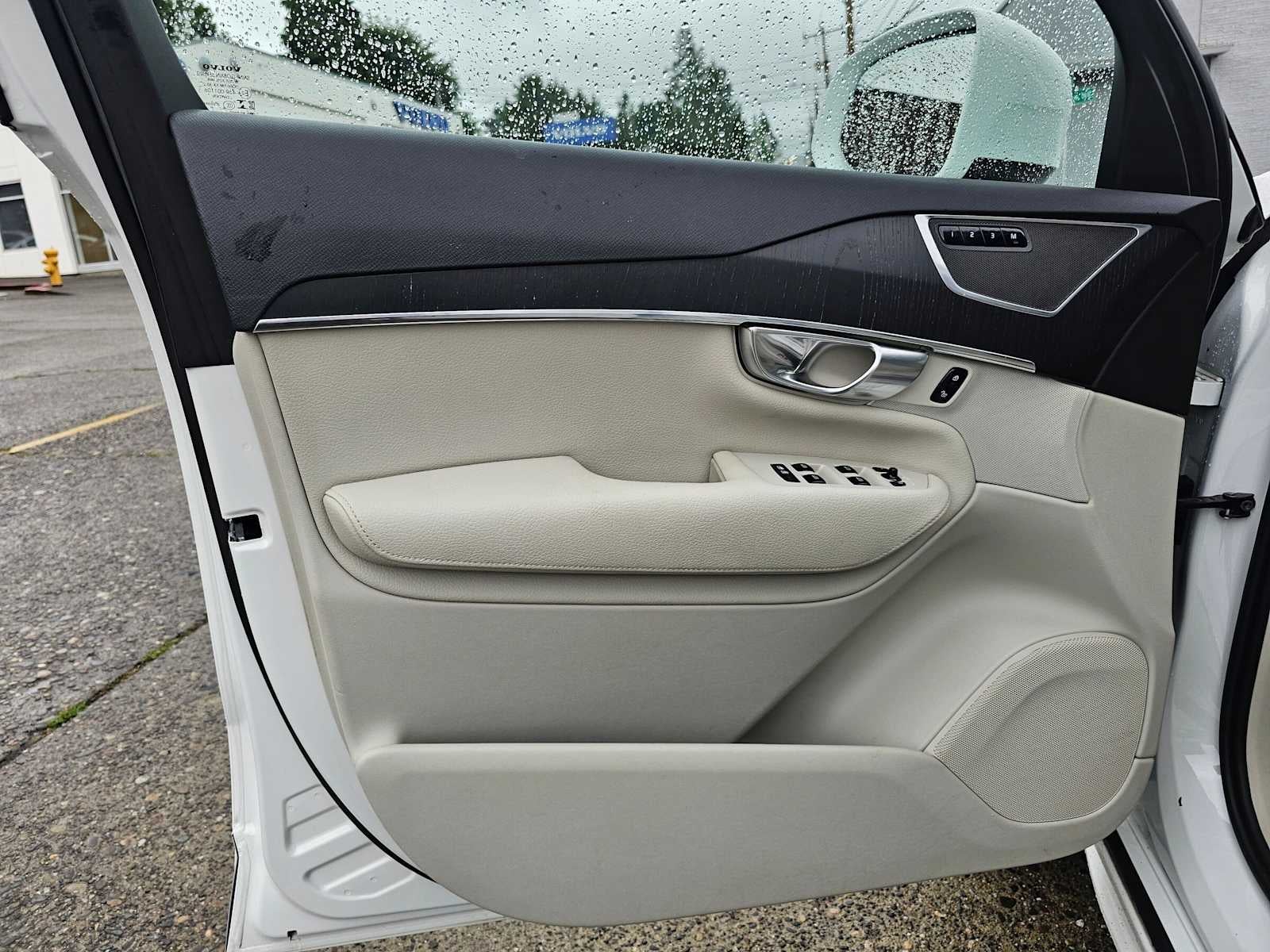 2020 Volvo XC90 Momentum