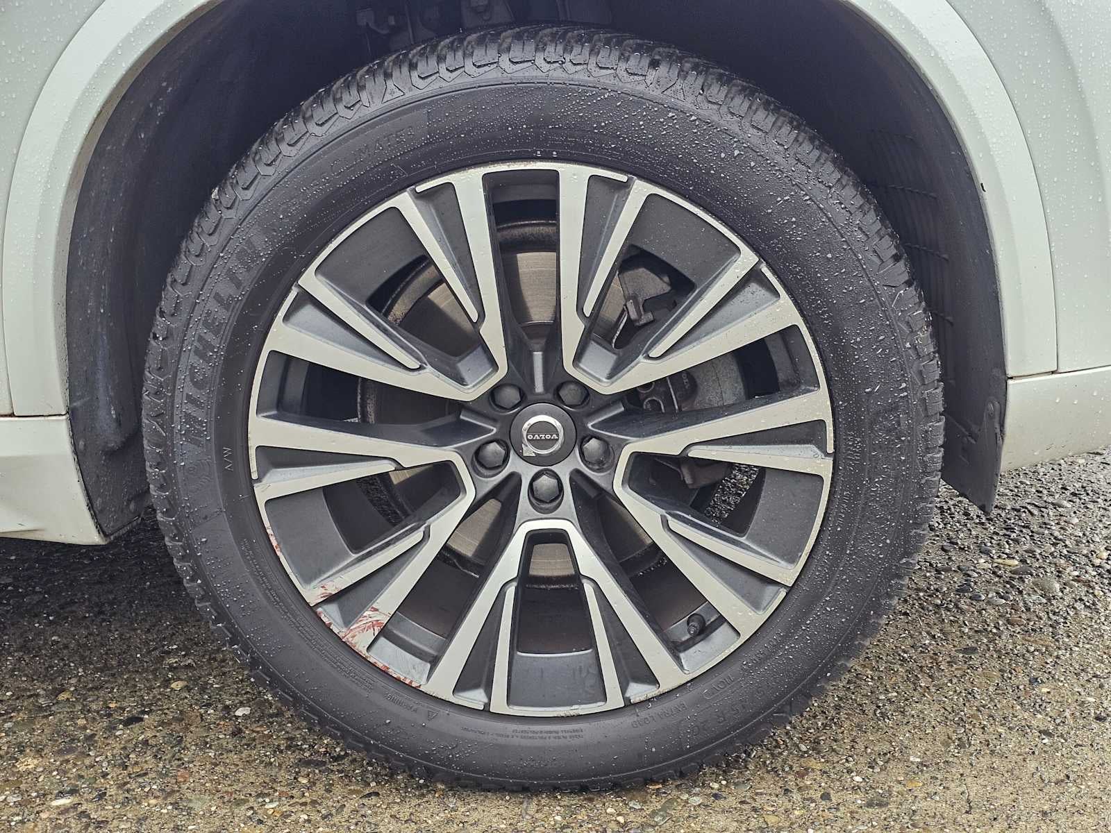 2020 Volvo XC90 Momentum