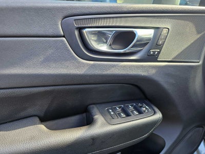 2018 Volvo XC60 Momentum