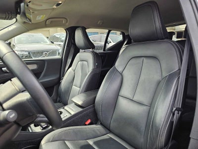2021 Volvo XC40 Momentum