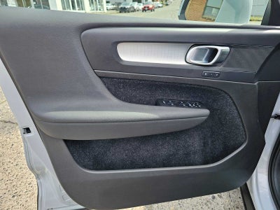 2021 Volvo XC40 Momentum