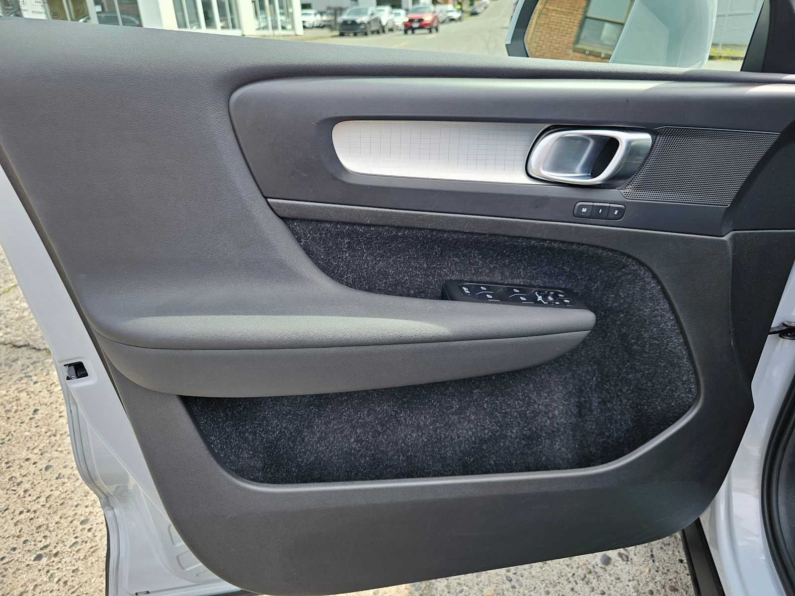 2021 Volvo XC40 Momentum