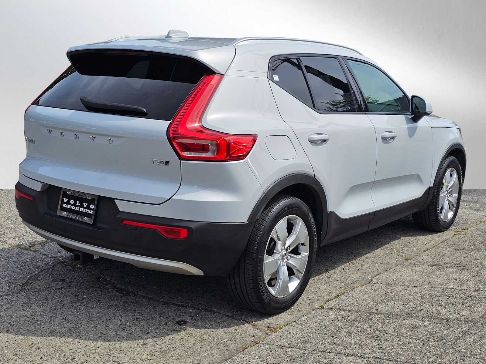 2021 Volvo XC40 Momentum