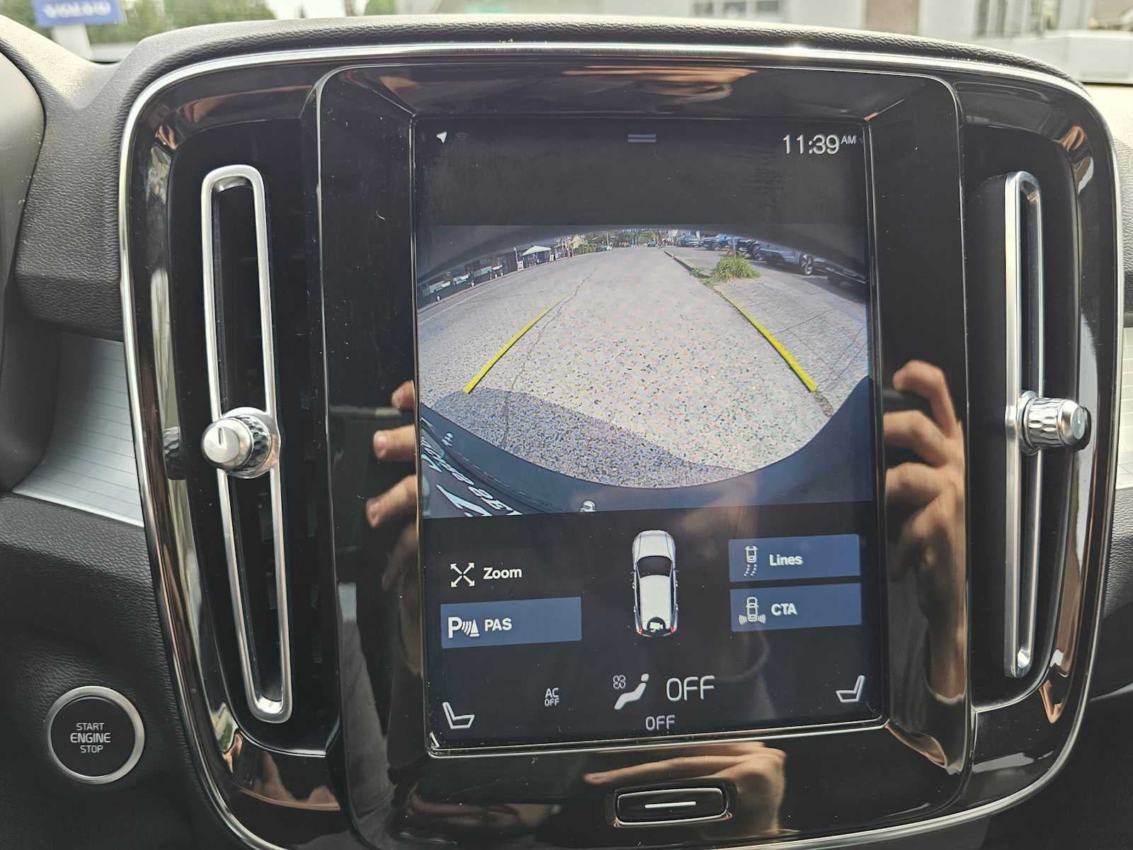 2021 Volvo XC40 Momentum