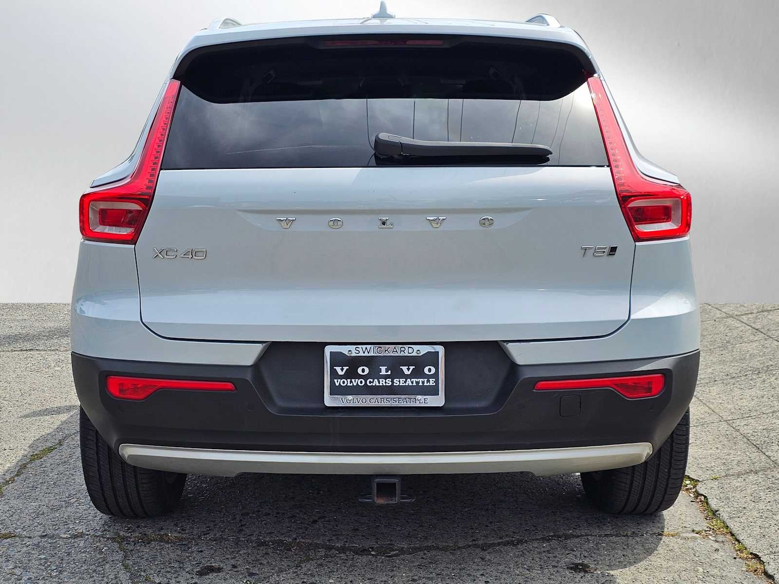 2021 Volvo XC40 Momentum