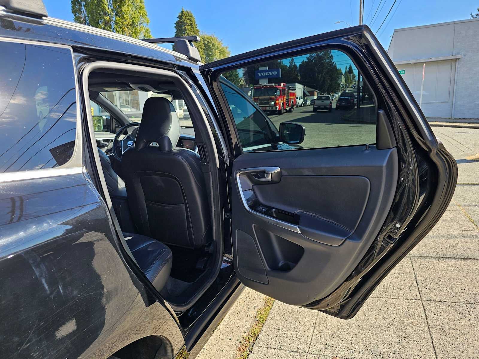 2015 Volvo XC60 T6 Platinum