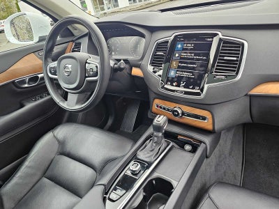 2022 Volvo XC90 Momentum