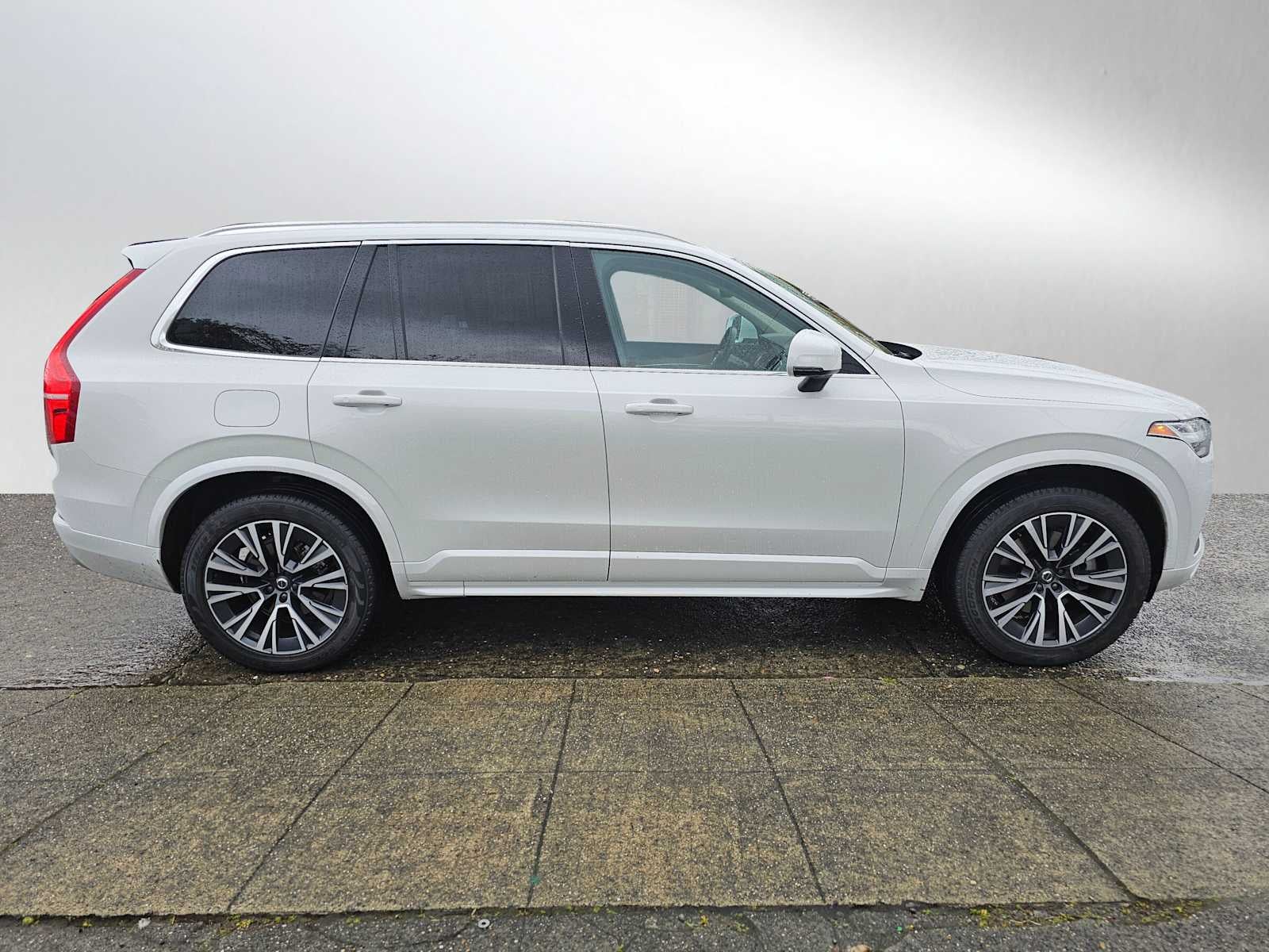 2022 Volvo XC90 Momentum