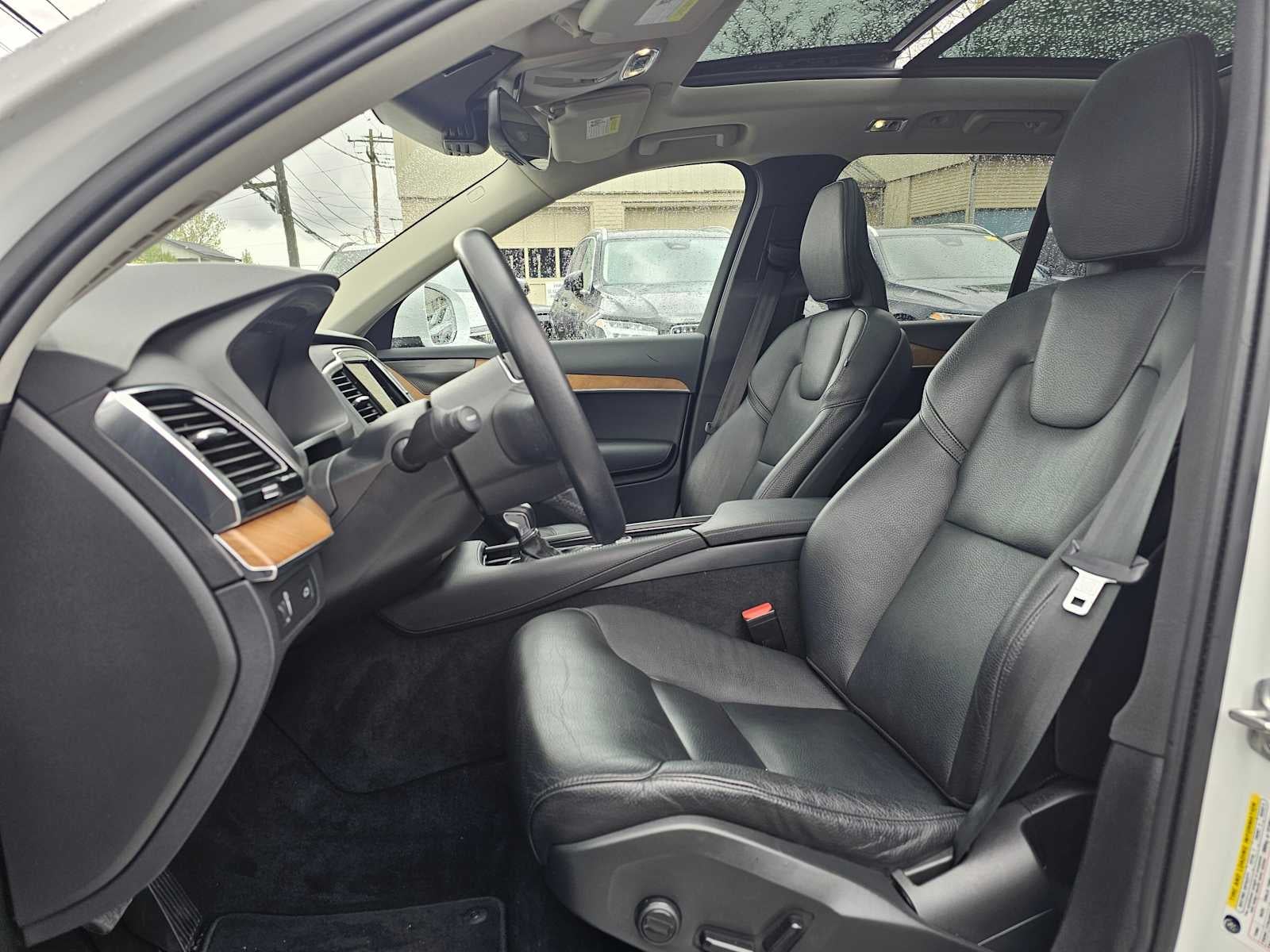 2022 Volvo XC90 Momentum
