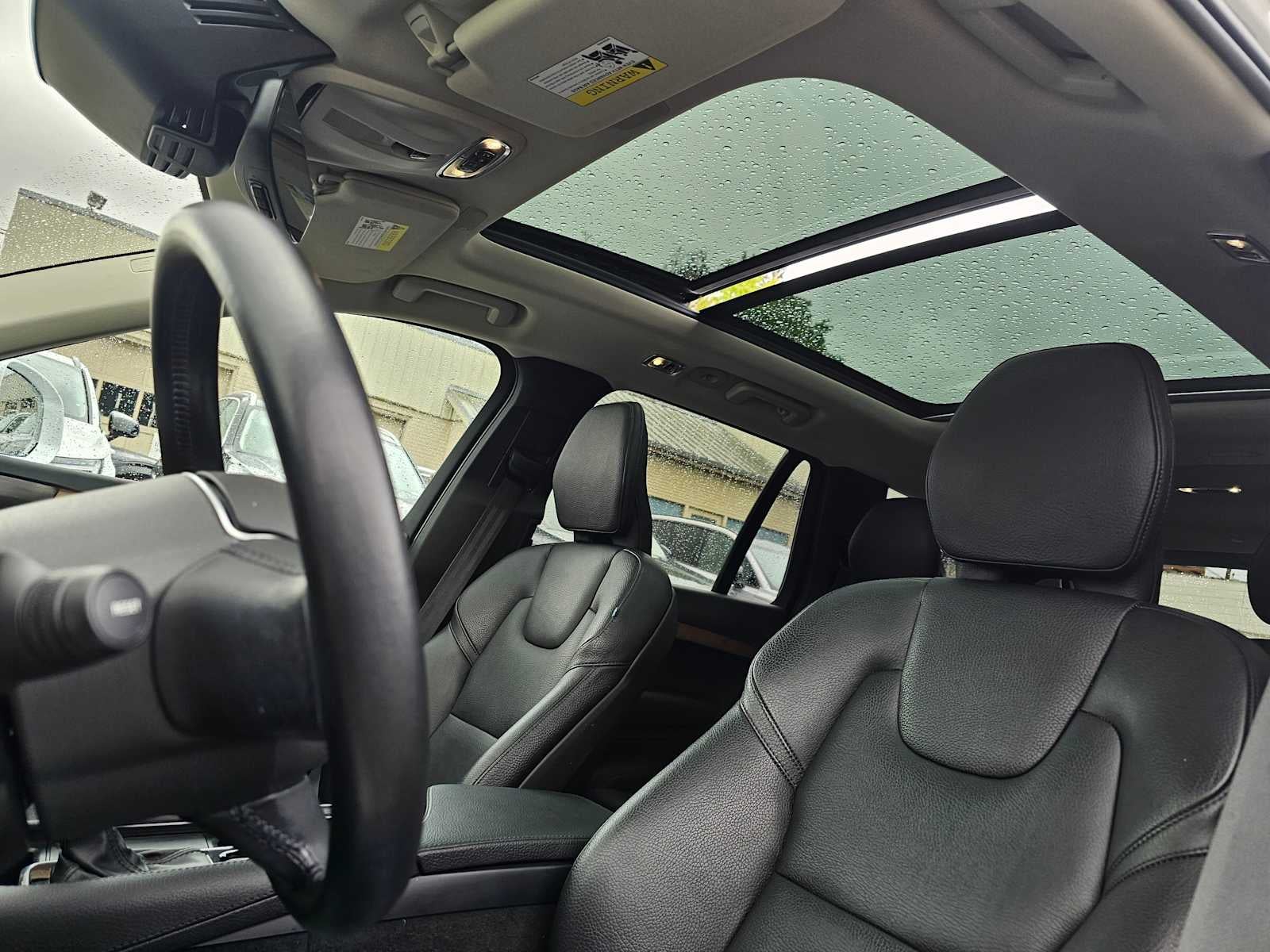 2022 Volvo XC90 Momentum