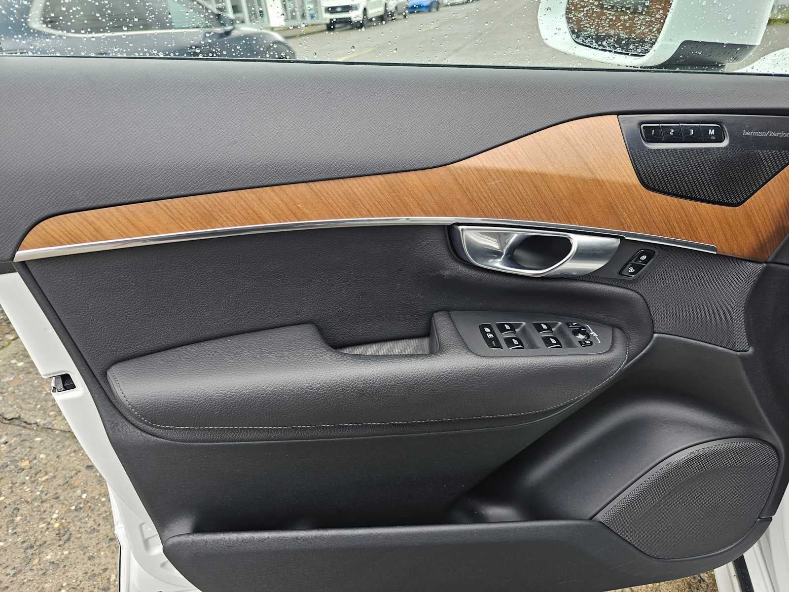 2022 Volvo XC90 Momentum