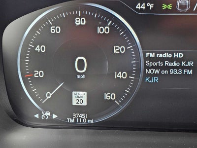 2022 Volvo XC90 Momentum