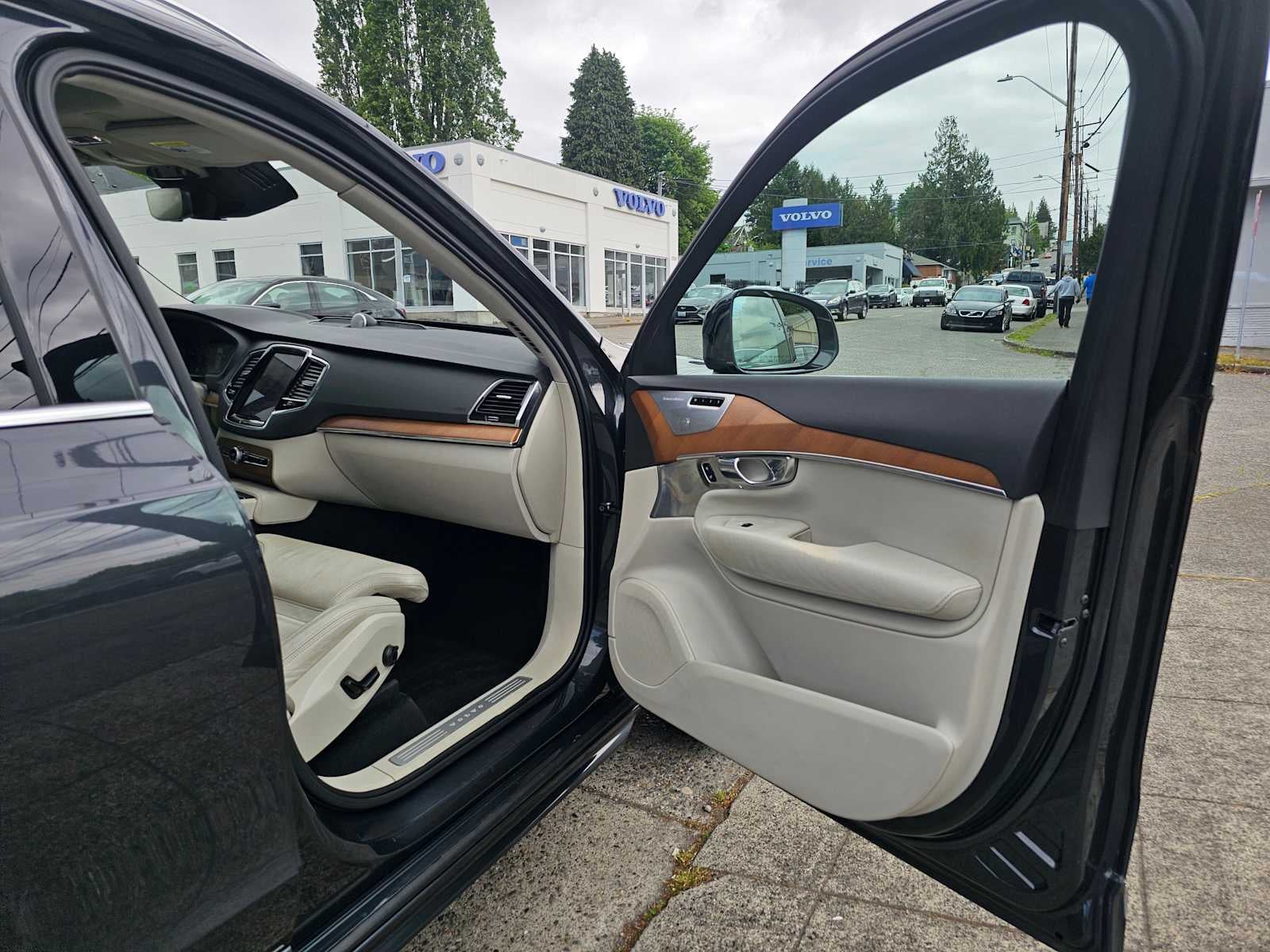 2017 Volvo XC90 Inscription