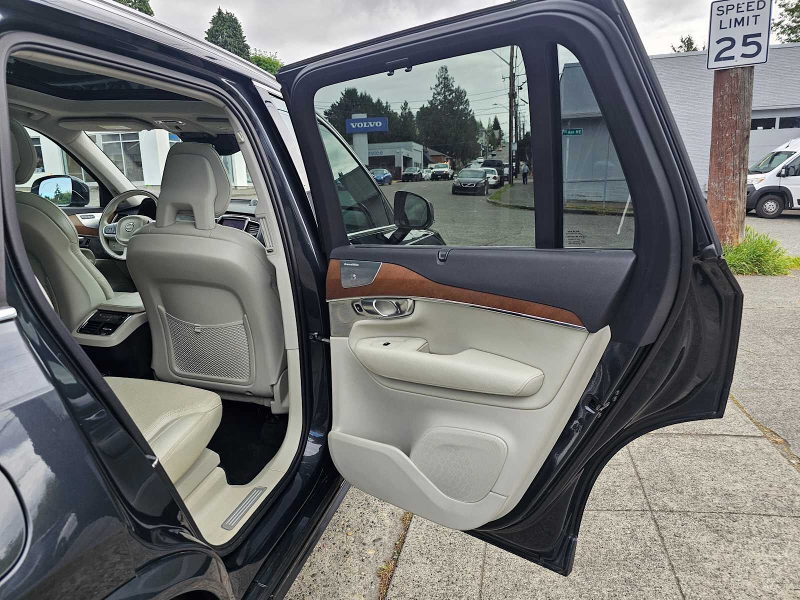 2017 Volvo XC90 Inscription