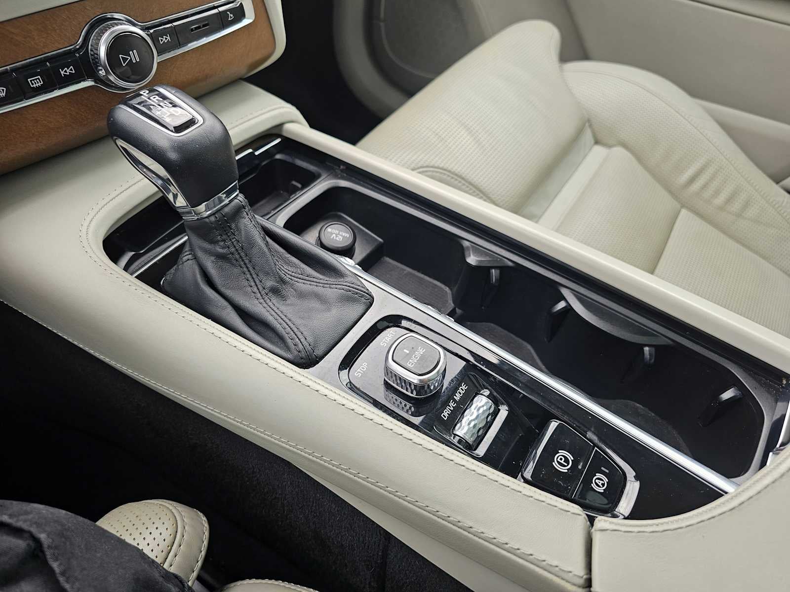 2017 Volvo XC90 Inscription