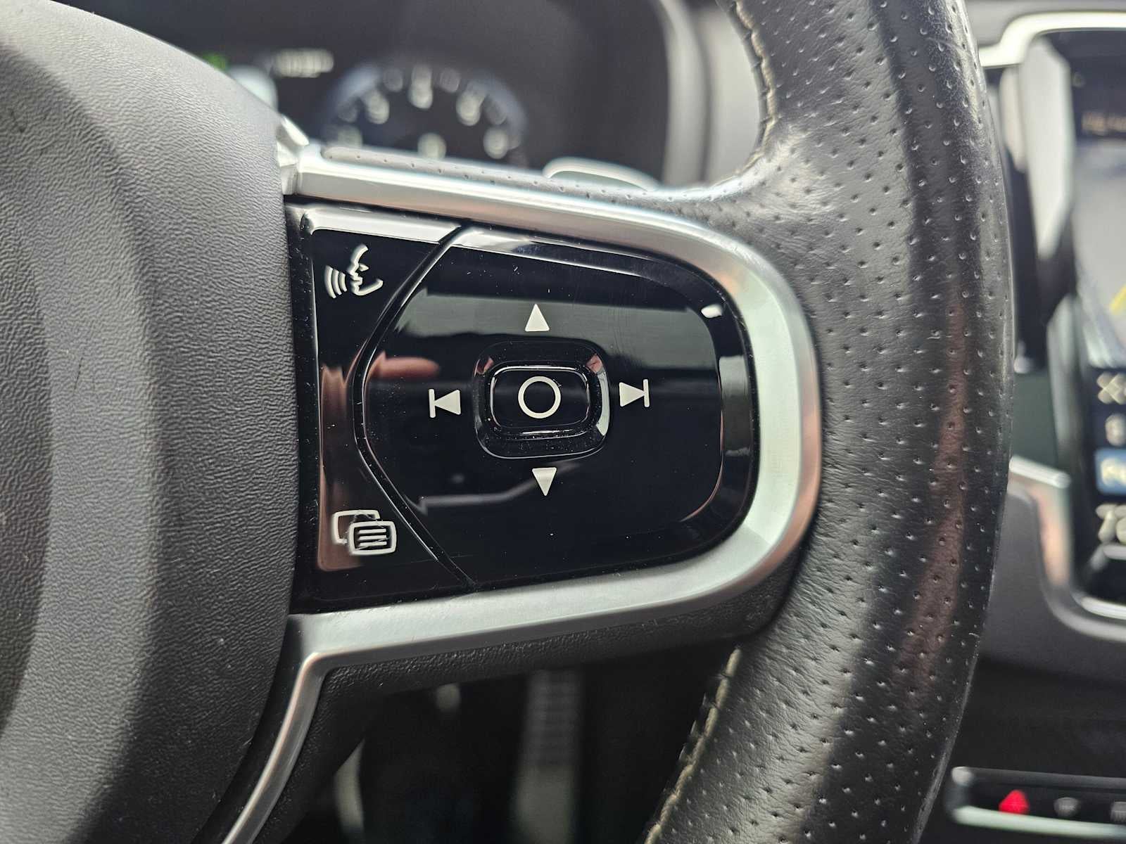 2017 Volvo XC90 R-Design