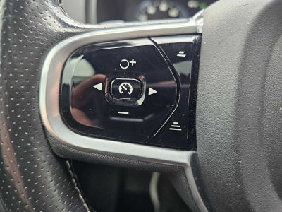 2017 Volvo XC90 R-Design