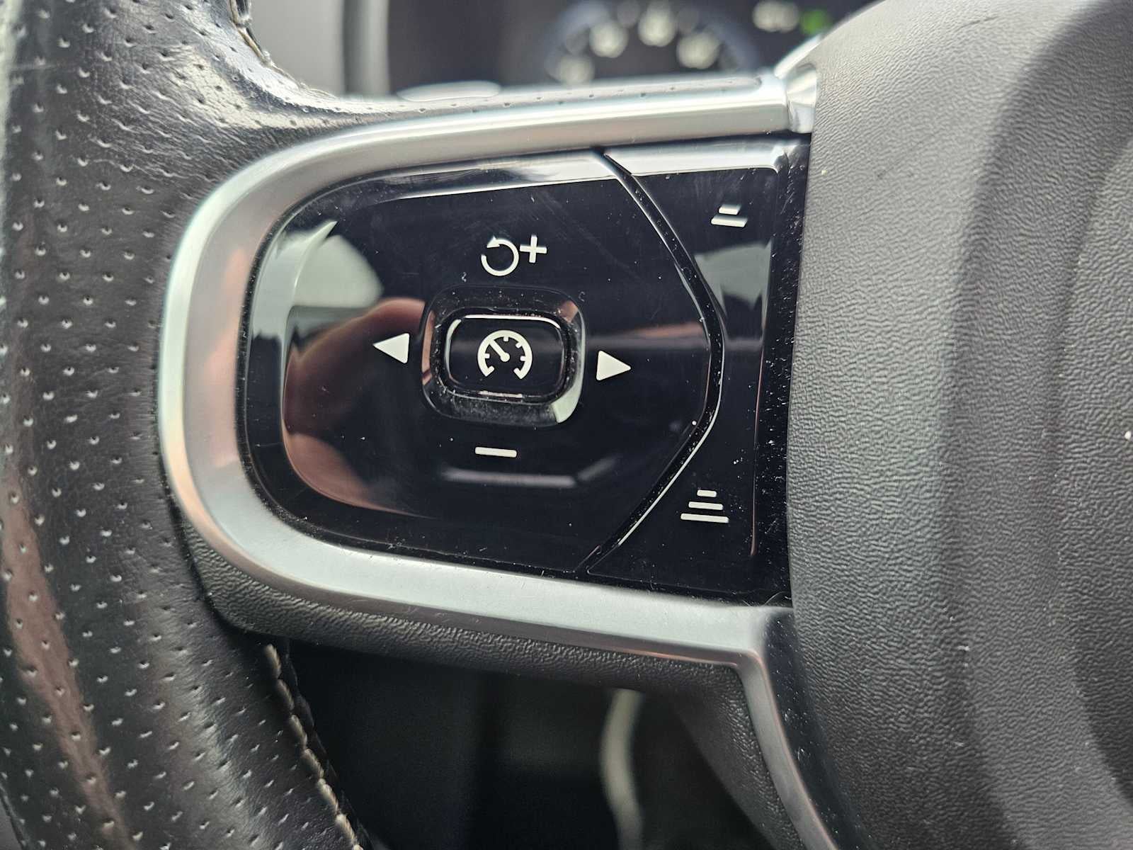 2017 Volvo XC90 R-Design