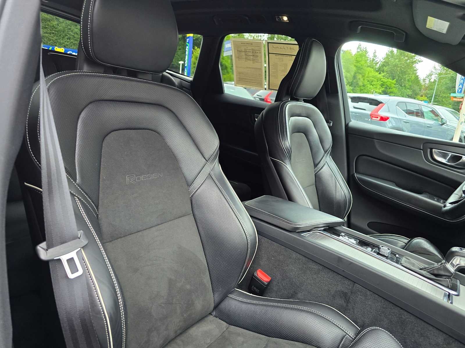 2018 Volvo XC60 R-Design