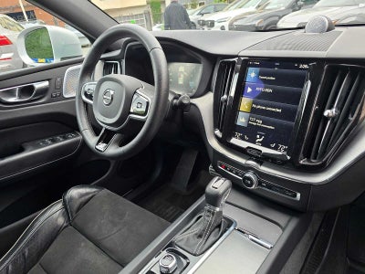 2018 Volvo XC60 R-Design