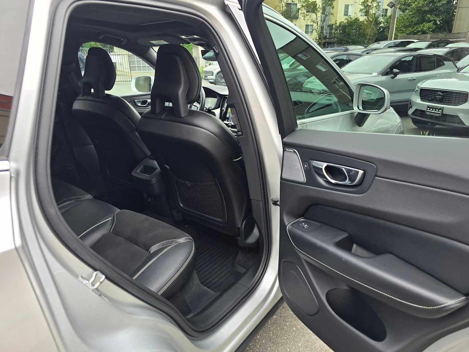2018 Volvo XC60 R-Design