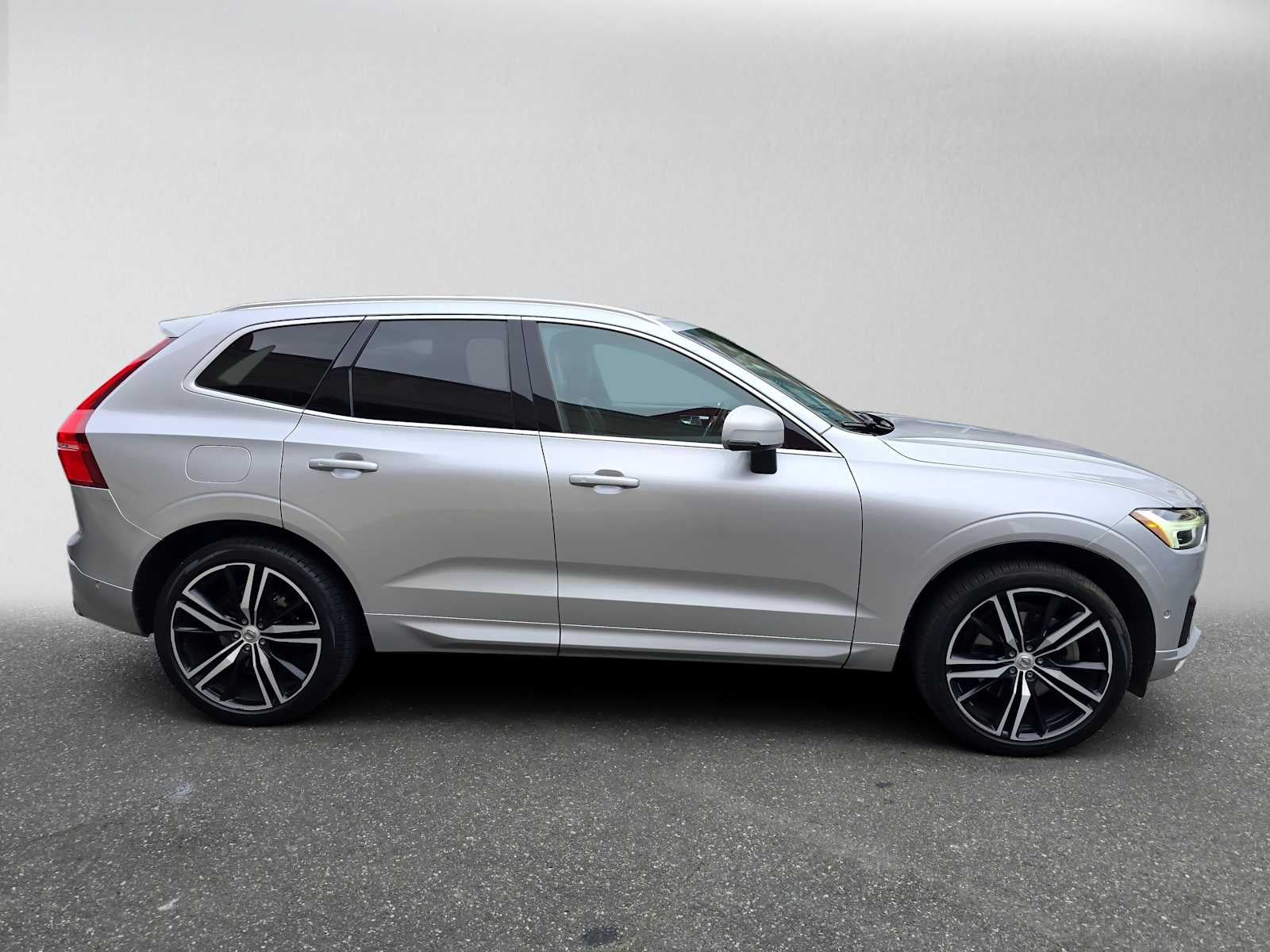 2018 Volvo XC60 R-Design