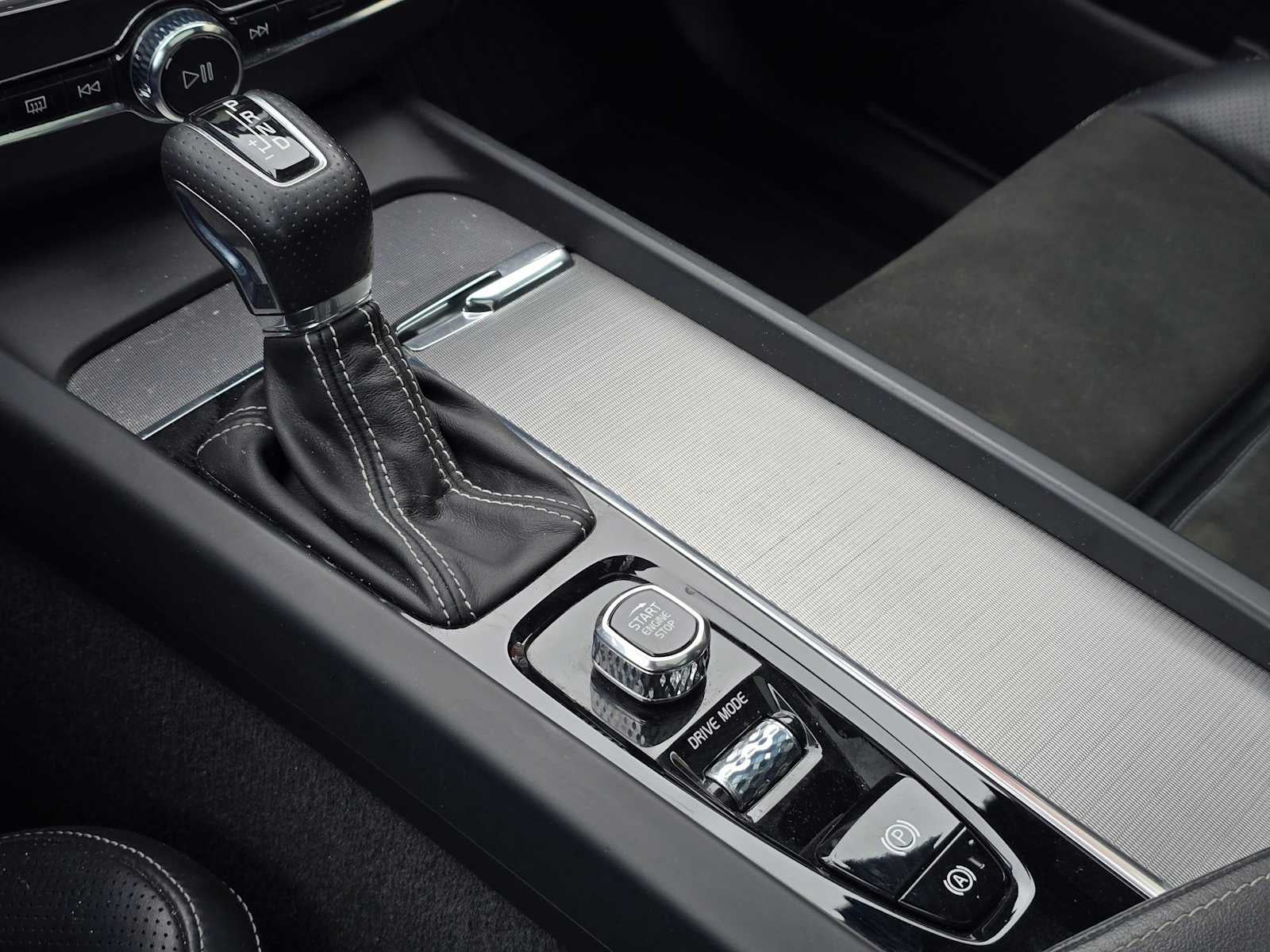 2018 Volvo XC60 R-Design