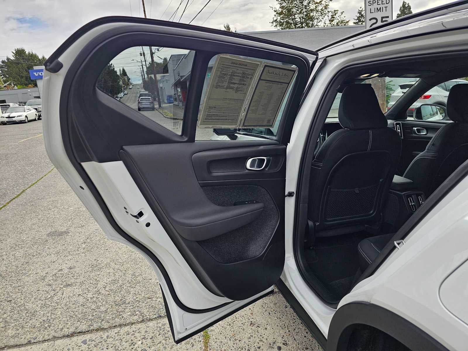 2023 Volvo XC40 Recharge Pure Electric Ultimate