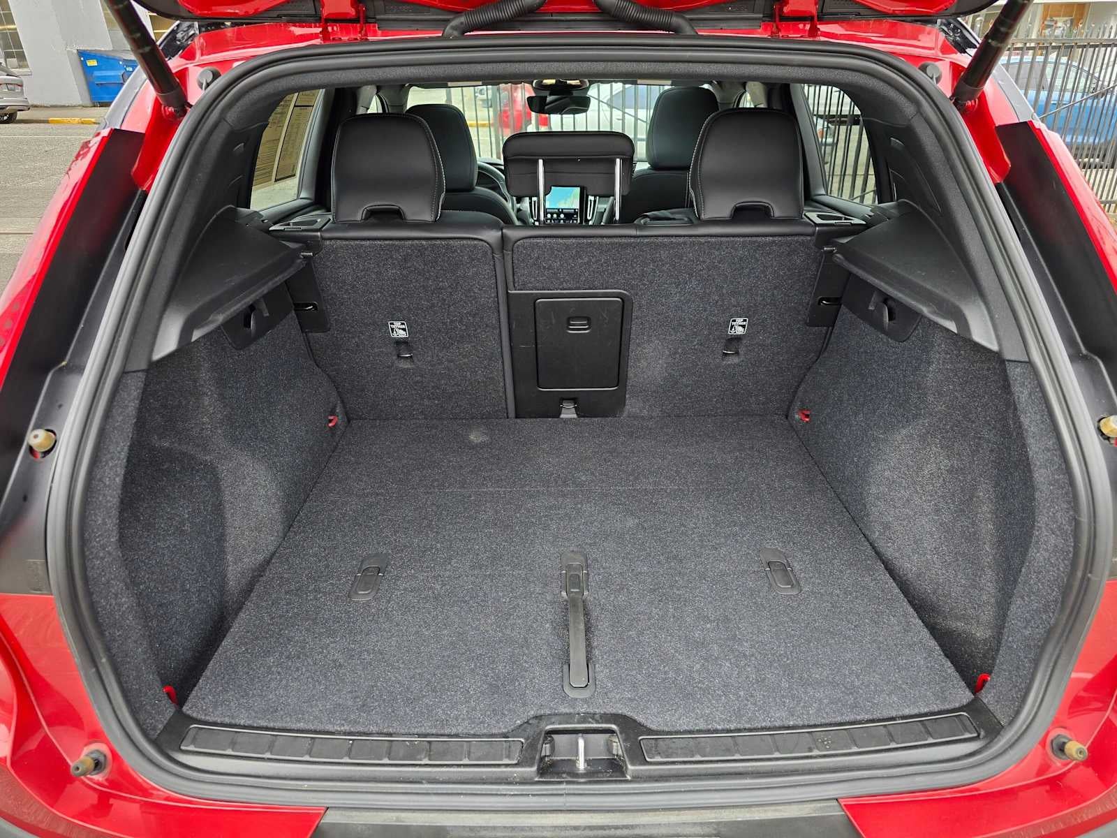 2021 Volvo XC40 Recharge P8 eAWD Pure Electric