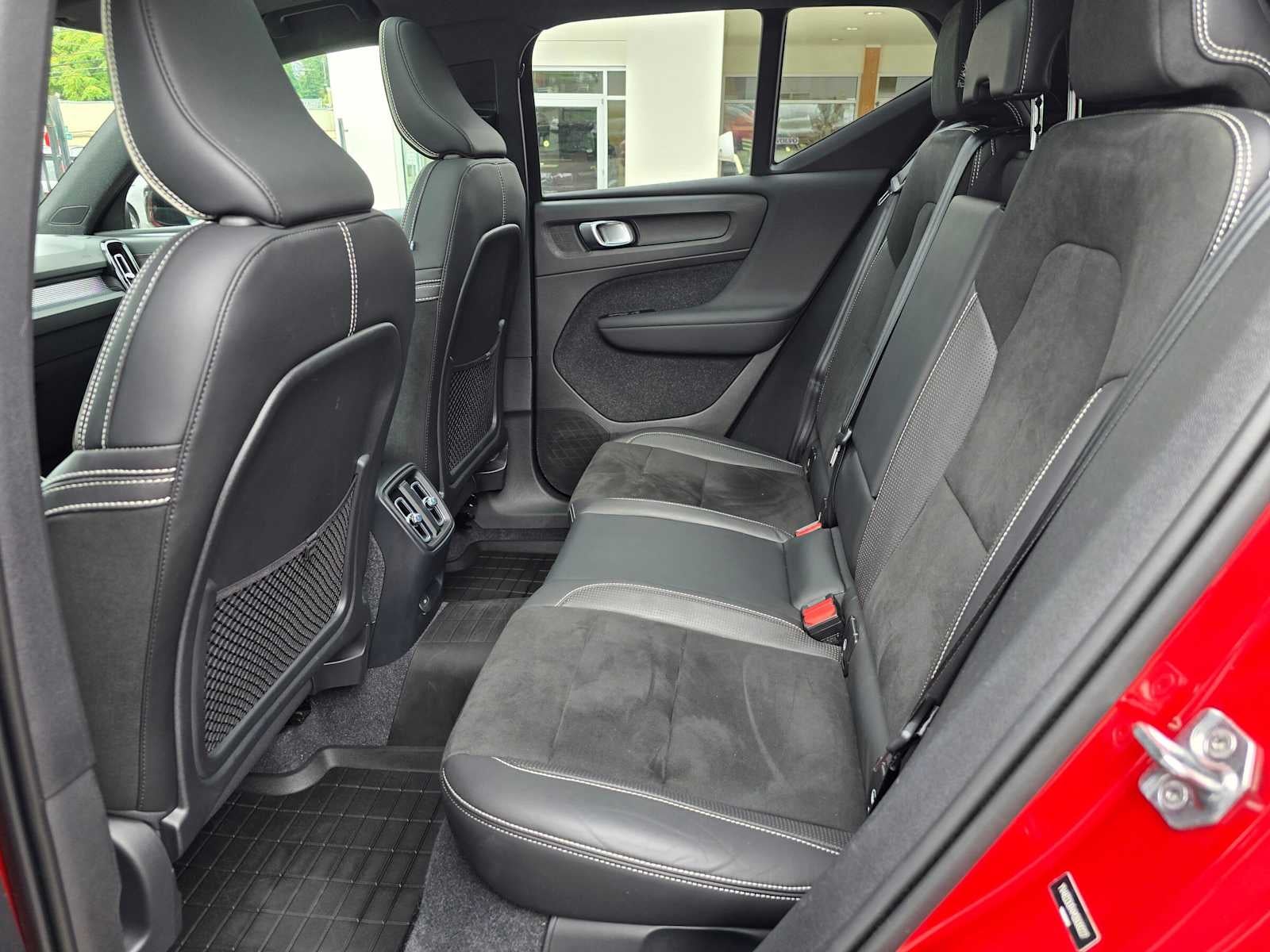 2021 Volvo XC40 Recharge P8 eAWD Pure Electric