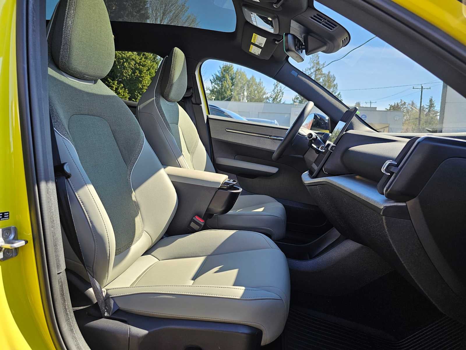 2025 Volvo EX30 Plus