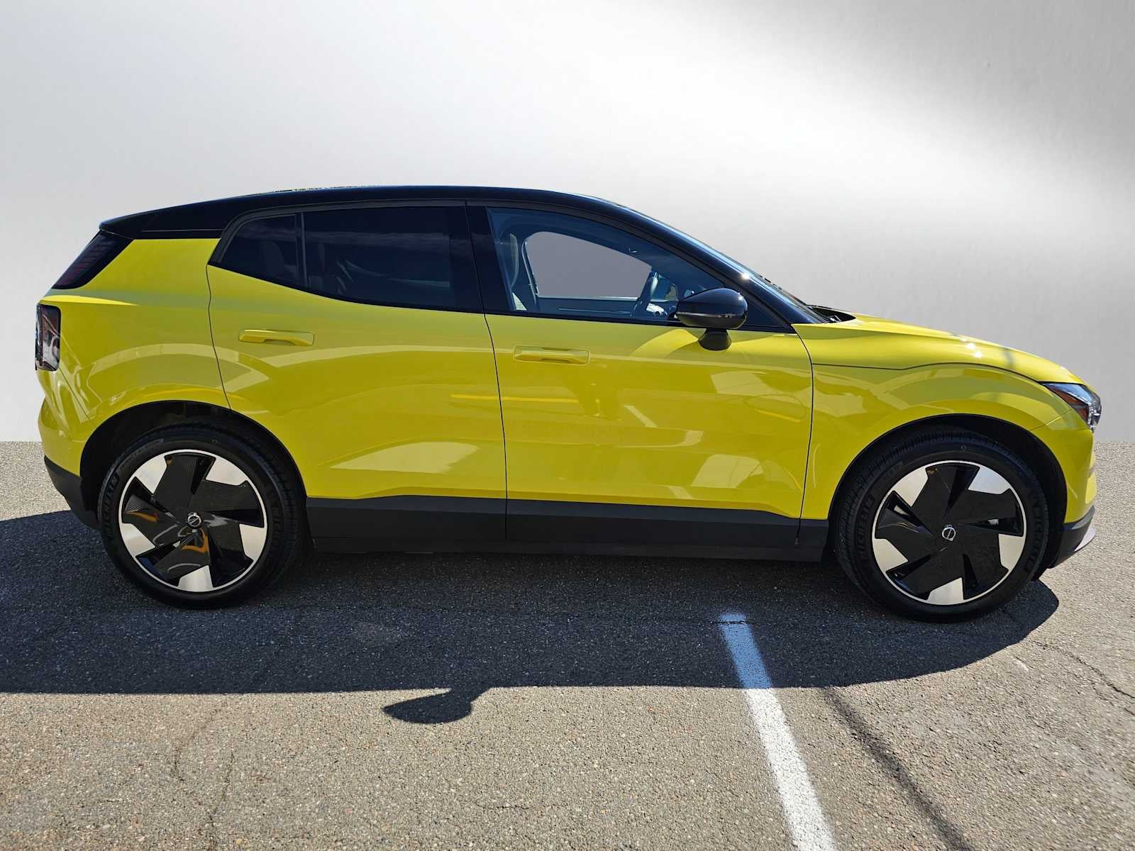 2025 Volvo EX30 Plus