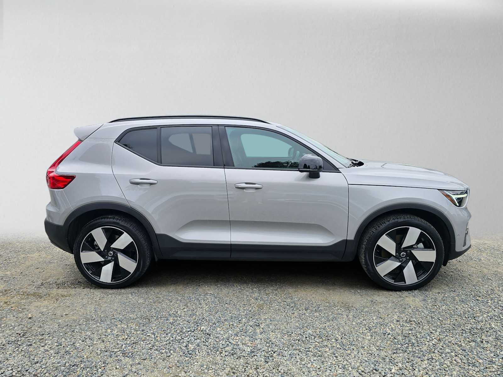 2024 Volvo XC40 Recharge Pure Electric Plus
